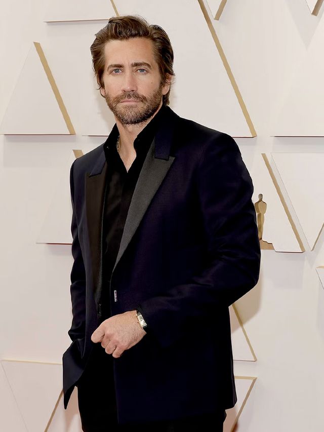 All the Best Looks from the 2022 Oscars Red Carpet | Man of Many